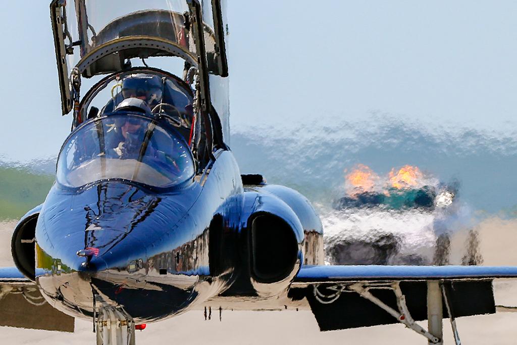 t-38 abd u-2 chase car