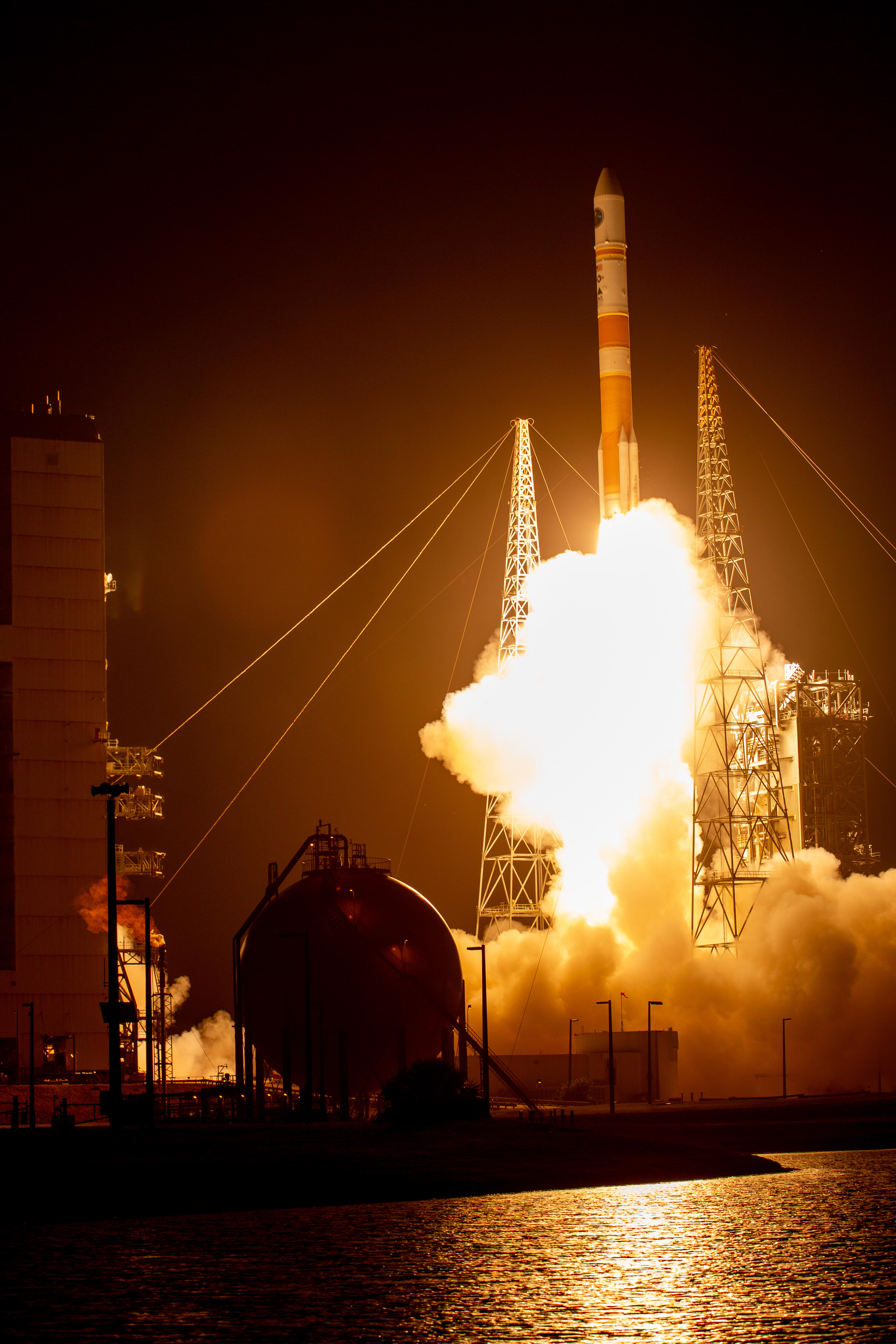 dlta four medium liftoff