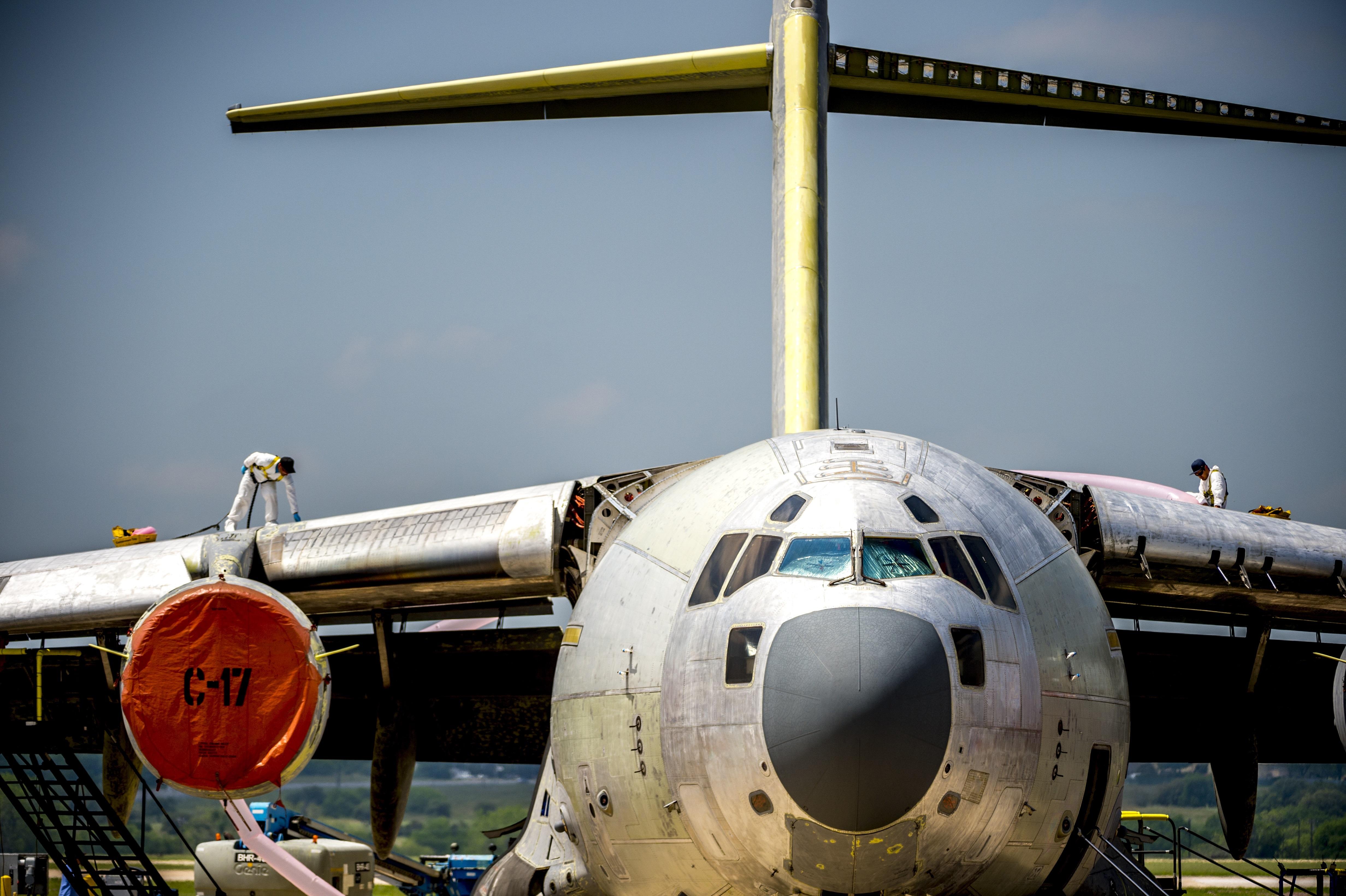 C-17 maintenance program