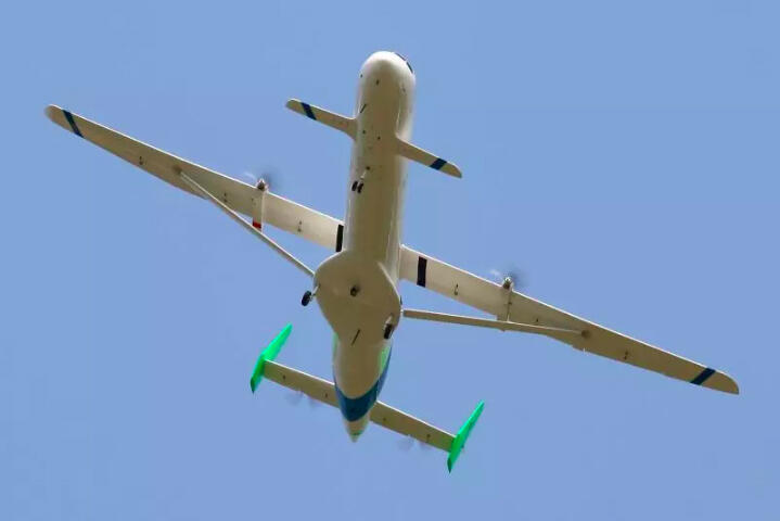 truss-braced wing plane in flight