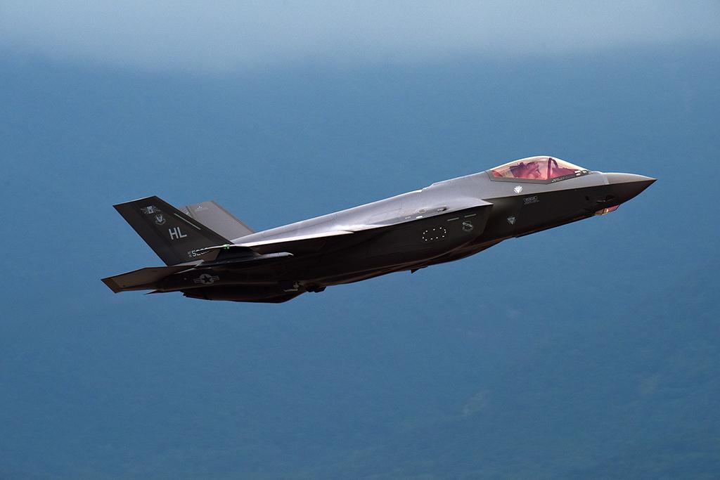 F-35 fighter in flight