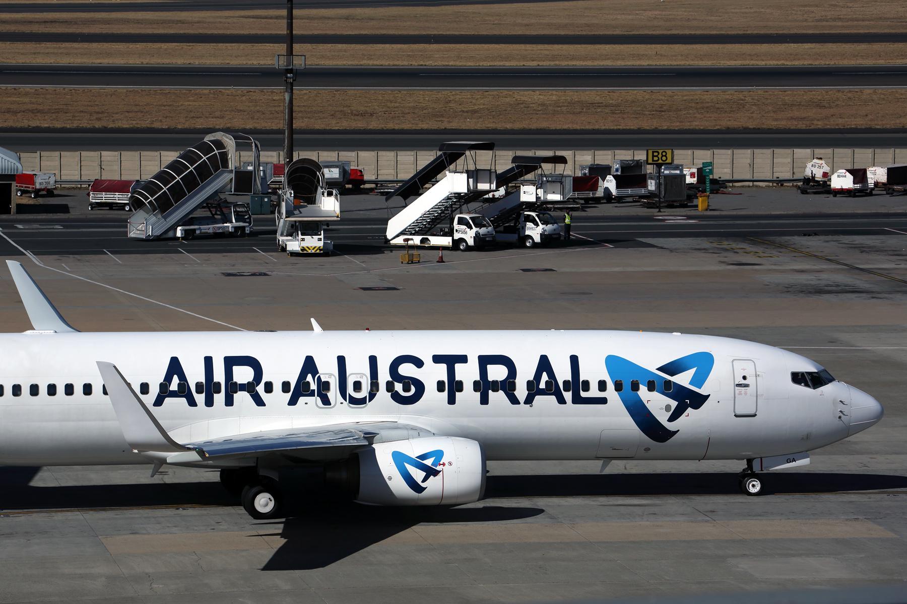 Air Austral Boeing 737-800