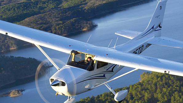 Cessna 172 in flight