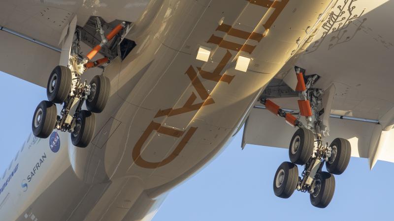 Boeing ecoDemonstrator 787-10 landing gear