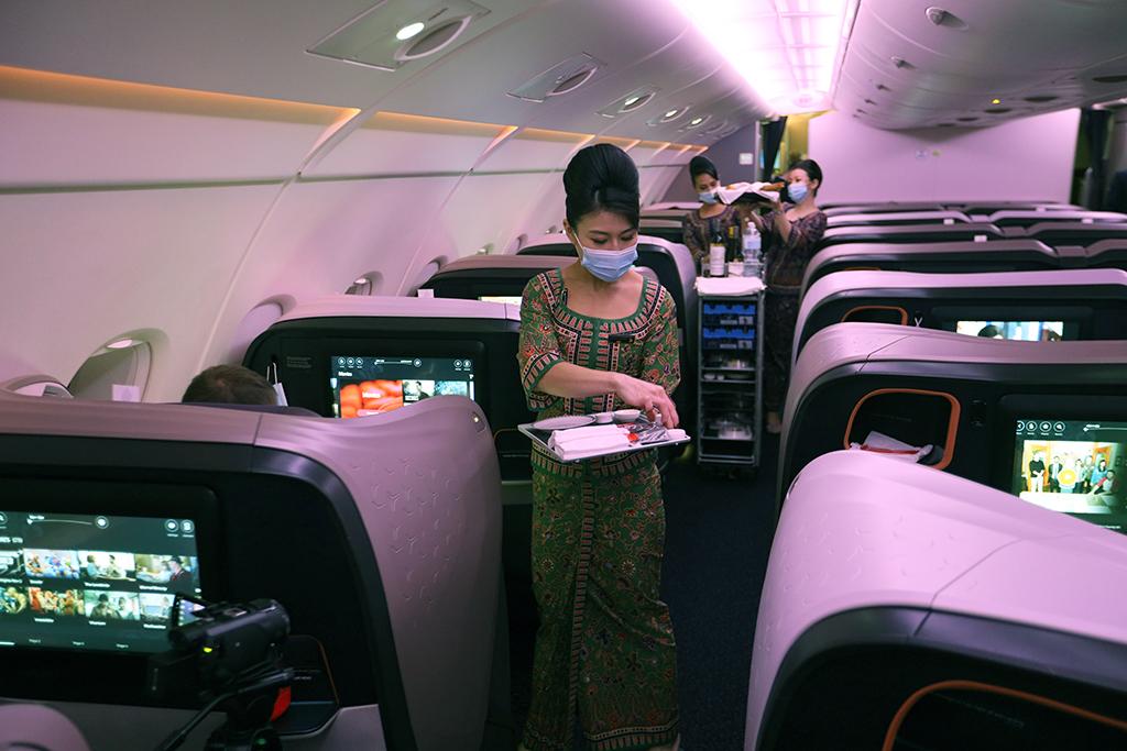 Singapore Airlines Restaurant A380 @Changi cabin crew