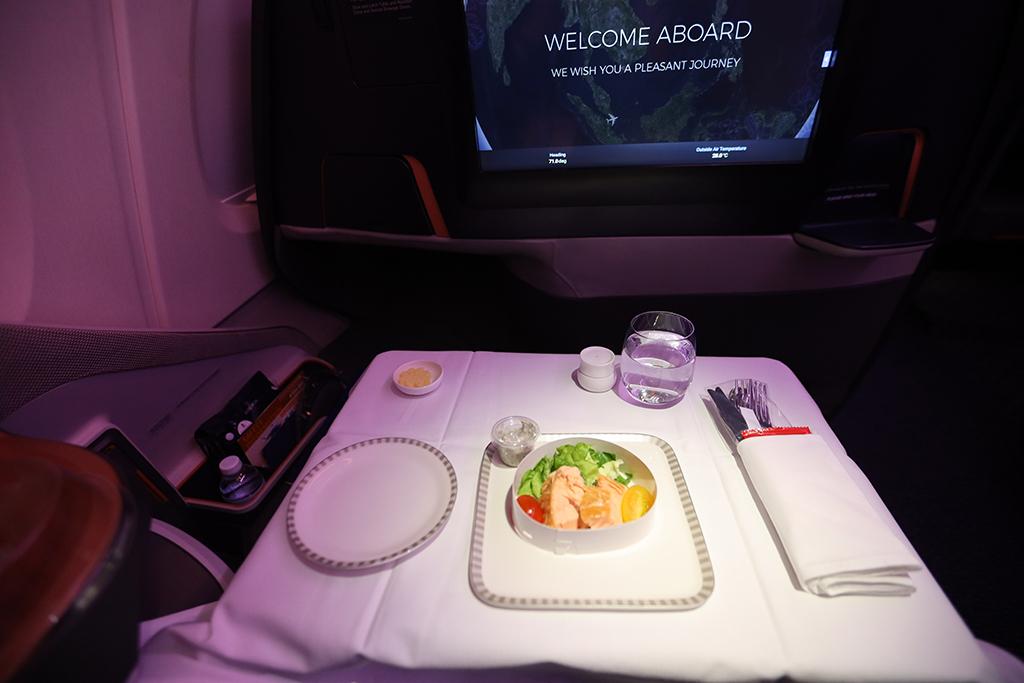 Singapore Airlines Restaurant A380 @Changi meal service
