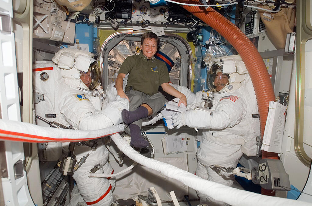 NASA astronaut Peggy Whitson and crew
