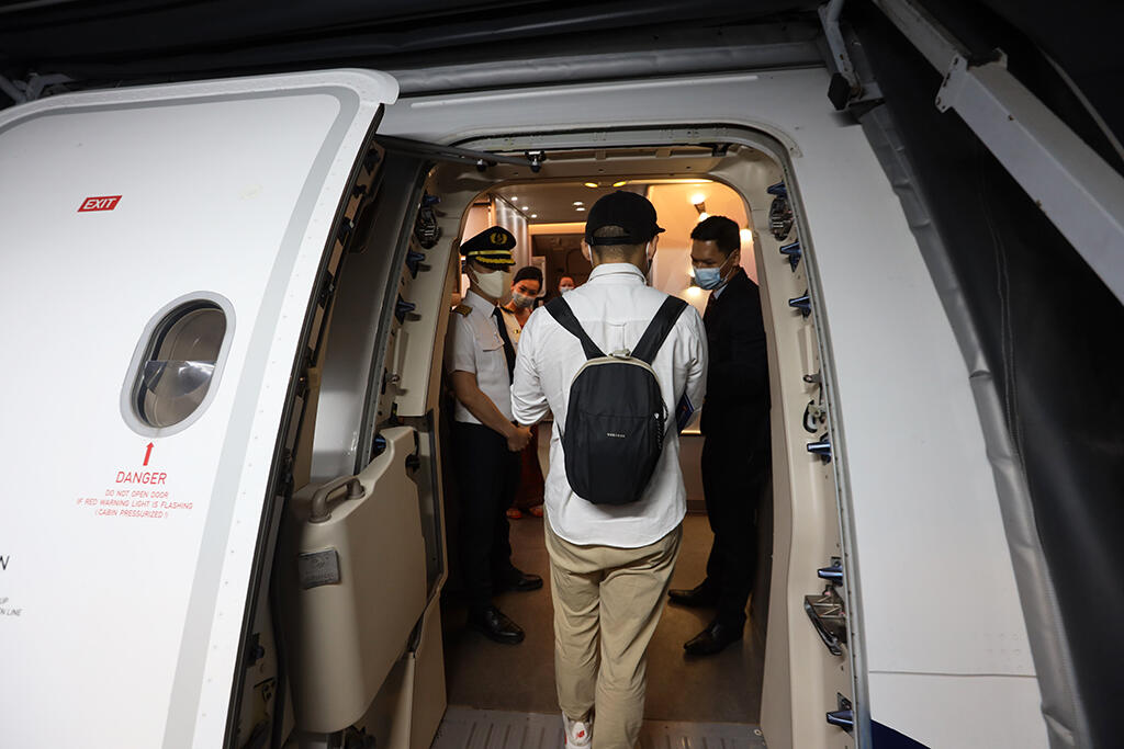 Singapore Airlines Restaurant A380 @Changi cabin crew