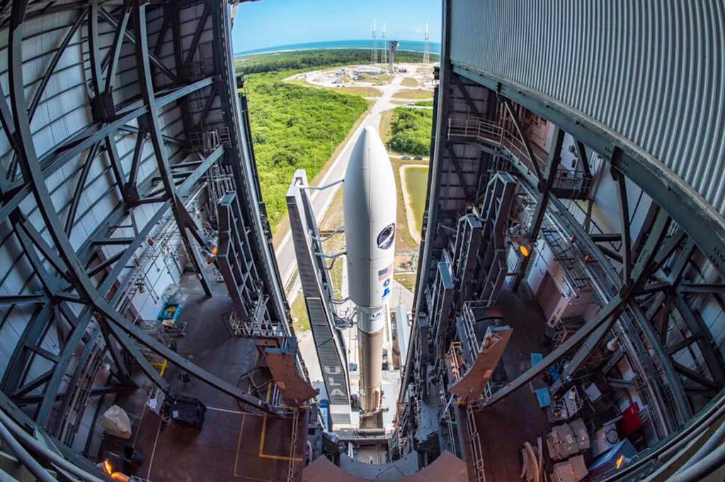 United Launch Alliance heavy-lift launcher