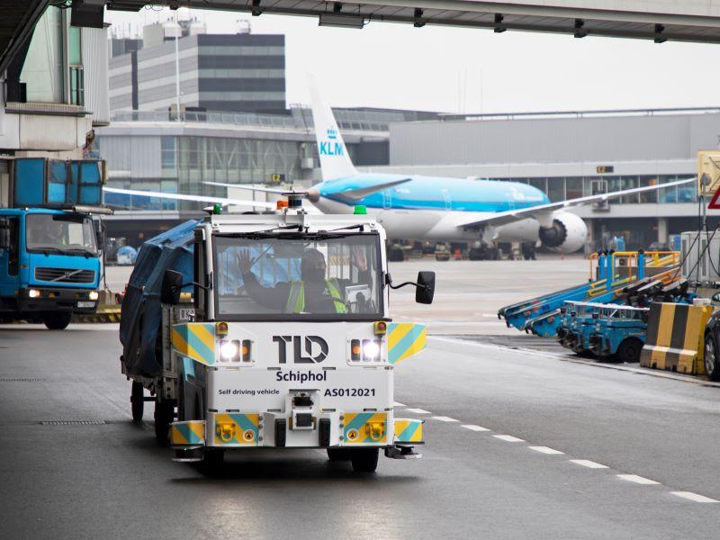 Schiphol Airport autonomous baggage truck