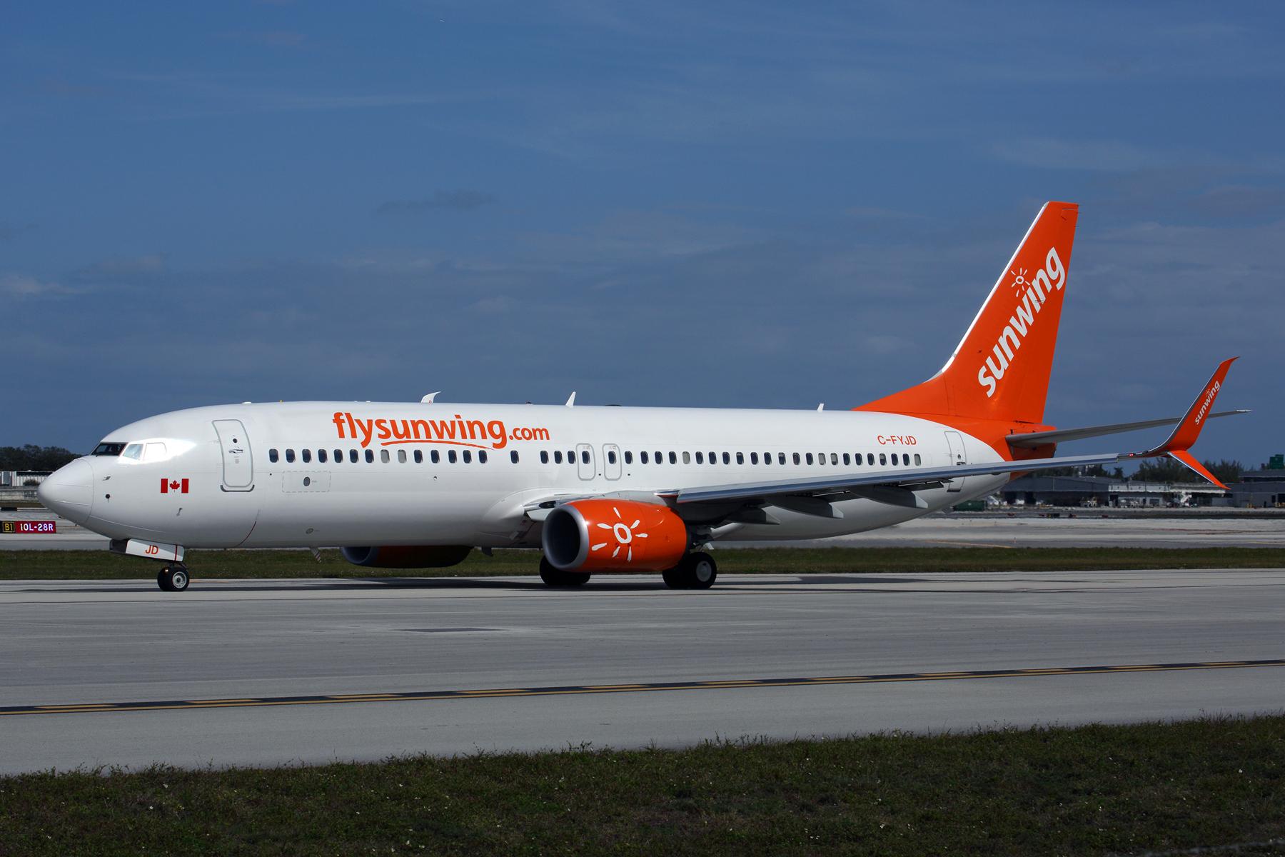 Sunwing Boeing 737-800