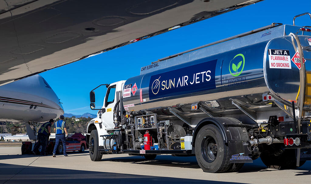 Sun Air Jets fuel truck
