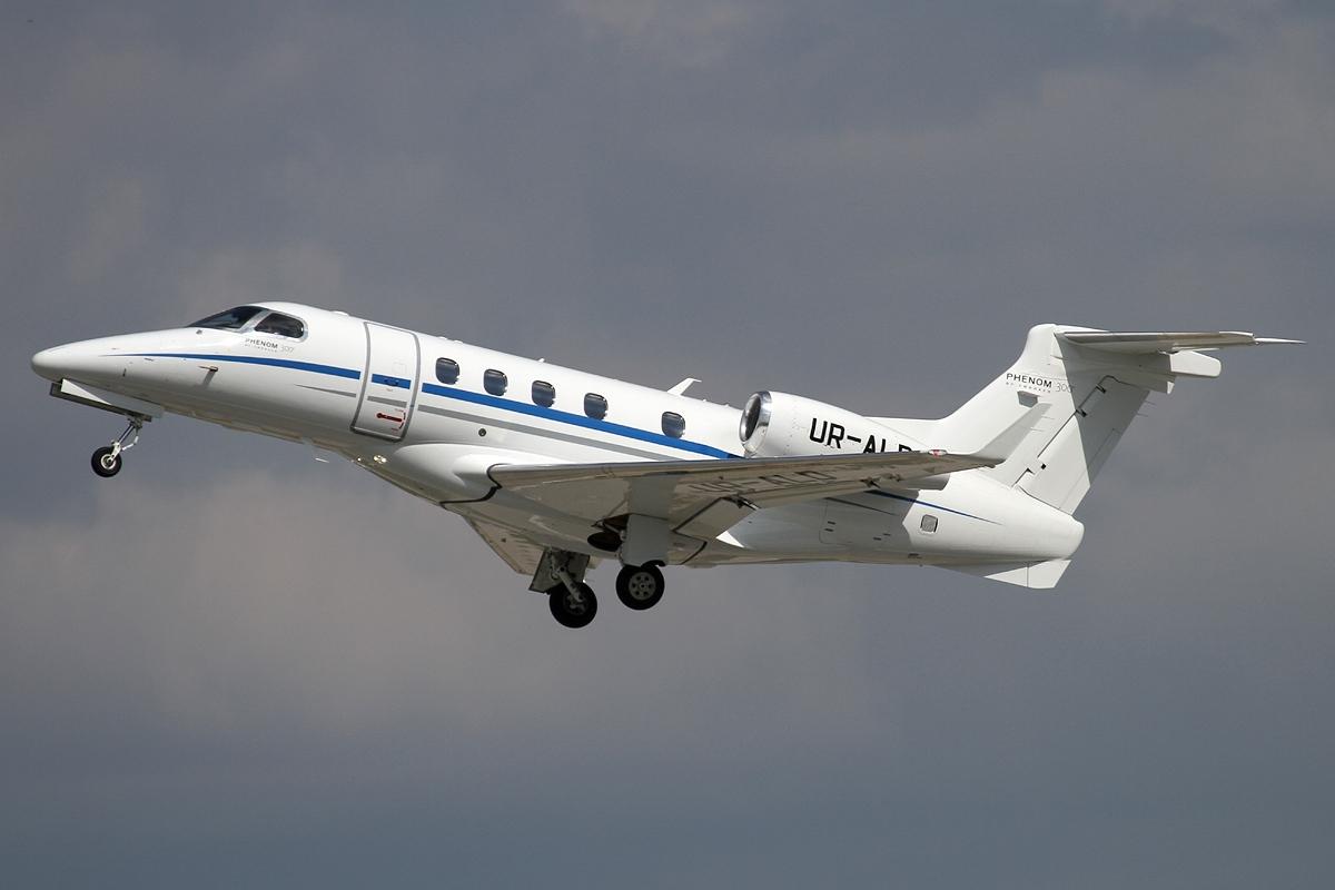 Embraer Phenom 300 business jet