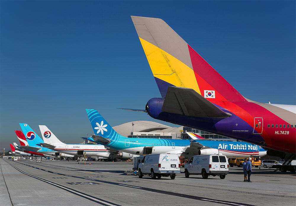 LAX