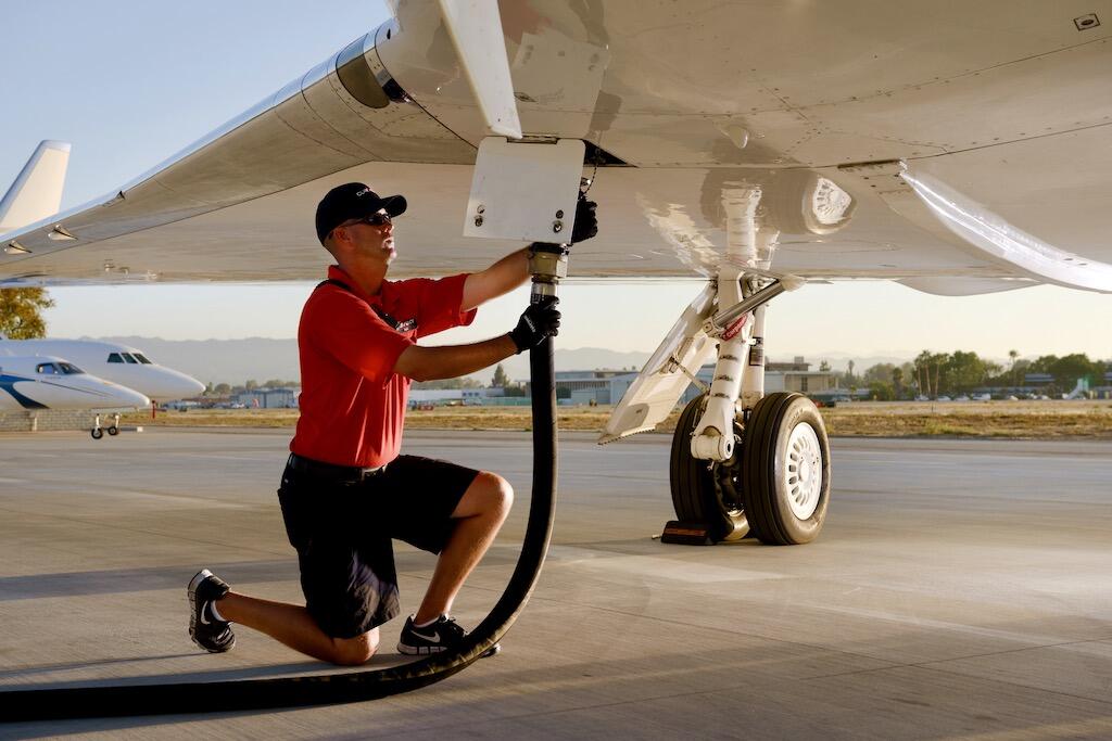 Clay Lacy line service fueling