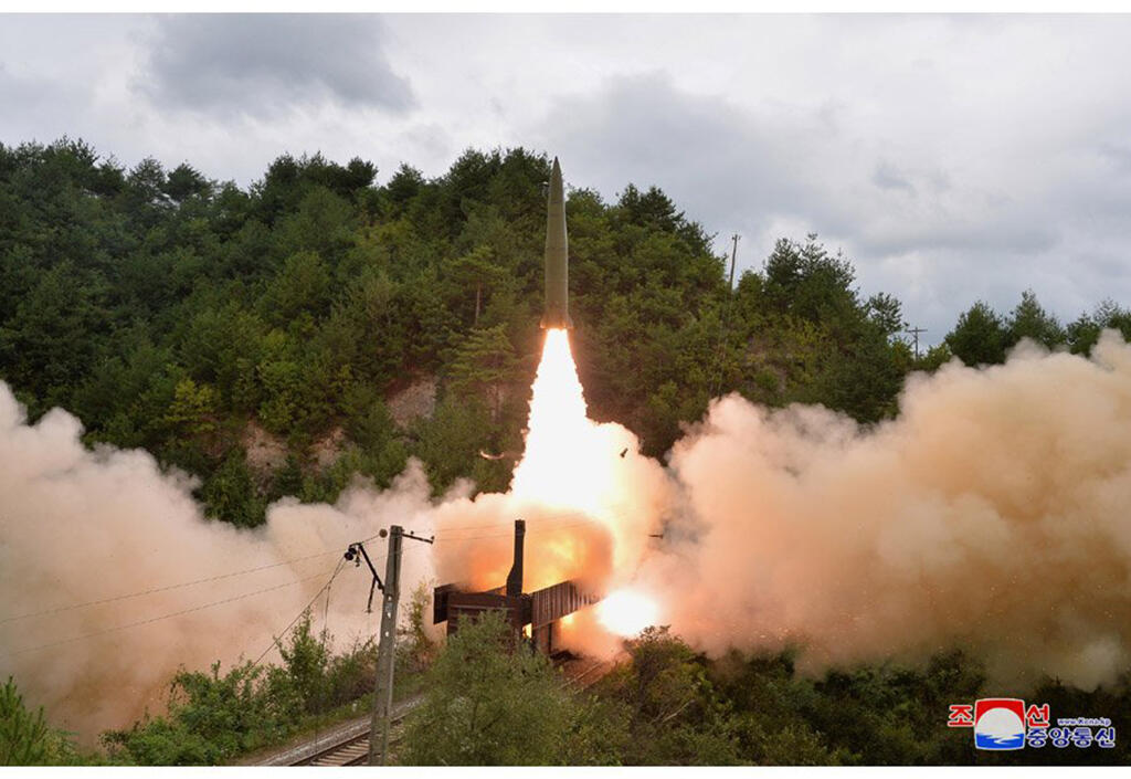 missile launch from train