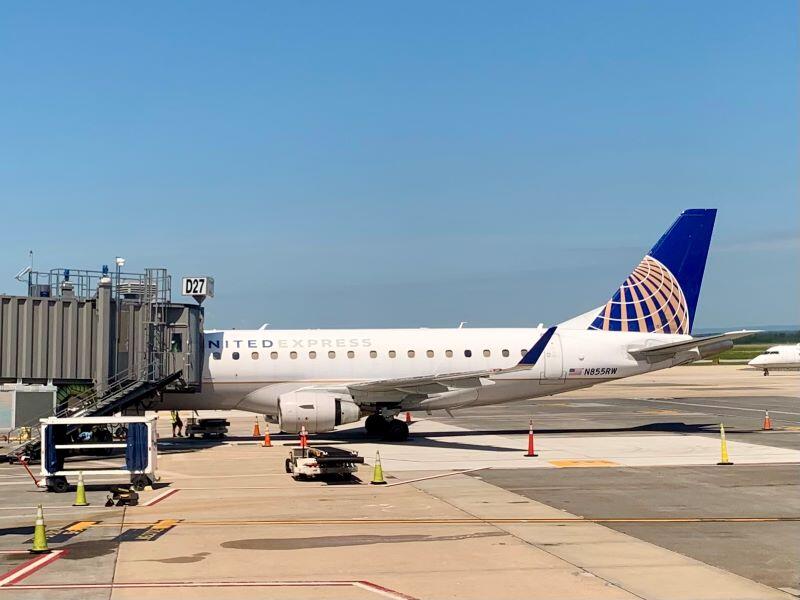 United Airlines E170