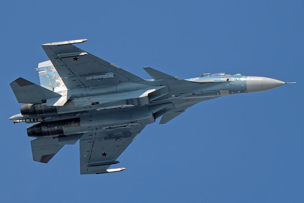 Su-33 carrier-borne fighter