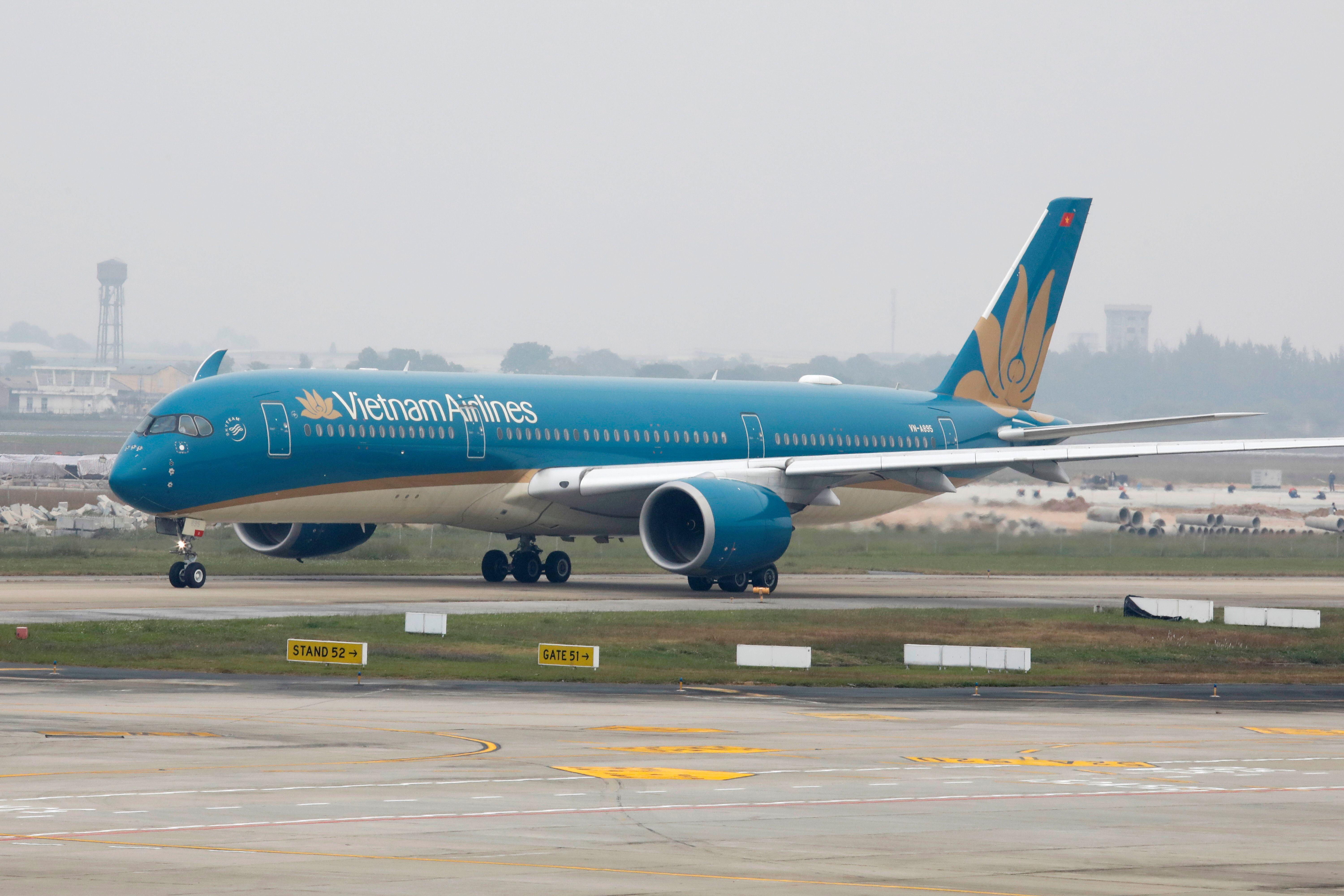 787