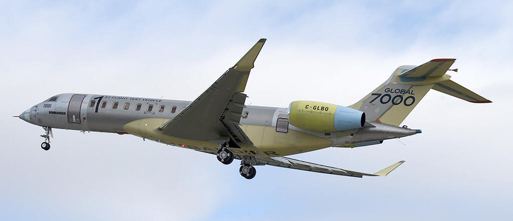 Global 7000 first flight