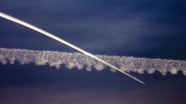 contrail clouds