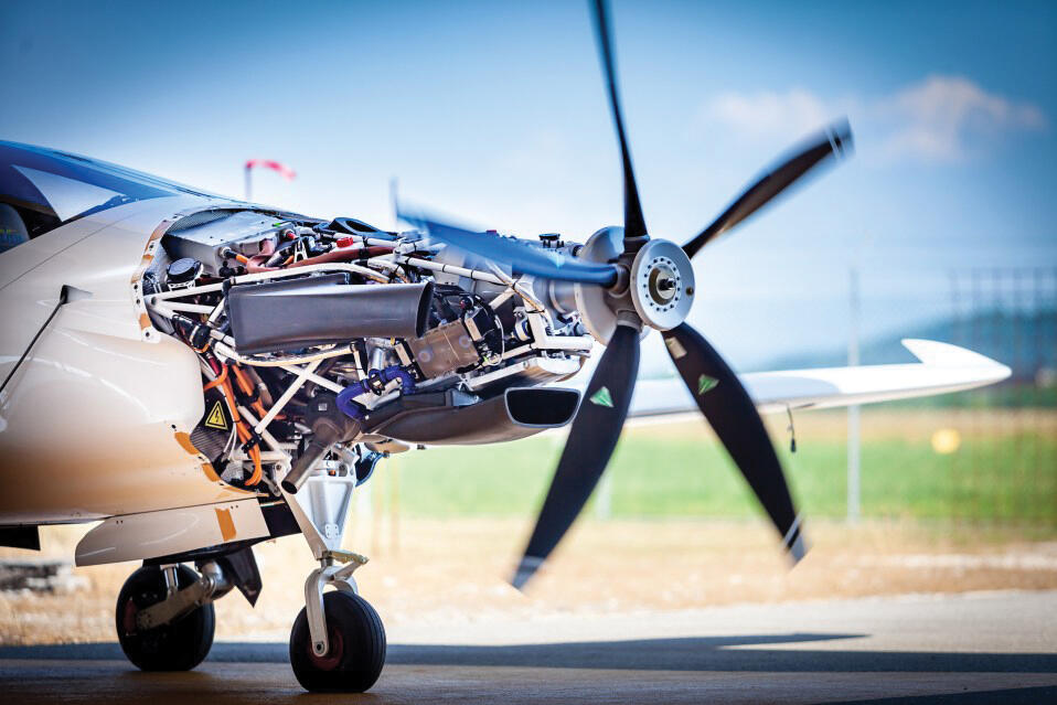 aircraft with modular hybrid-electric propulsion architecture