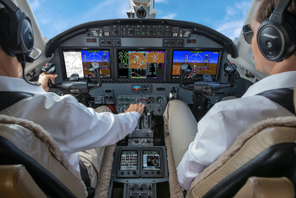 Garmin 5000 flight deck upgrade