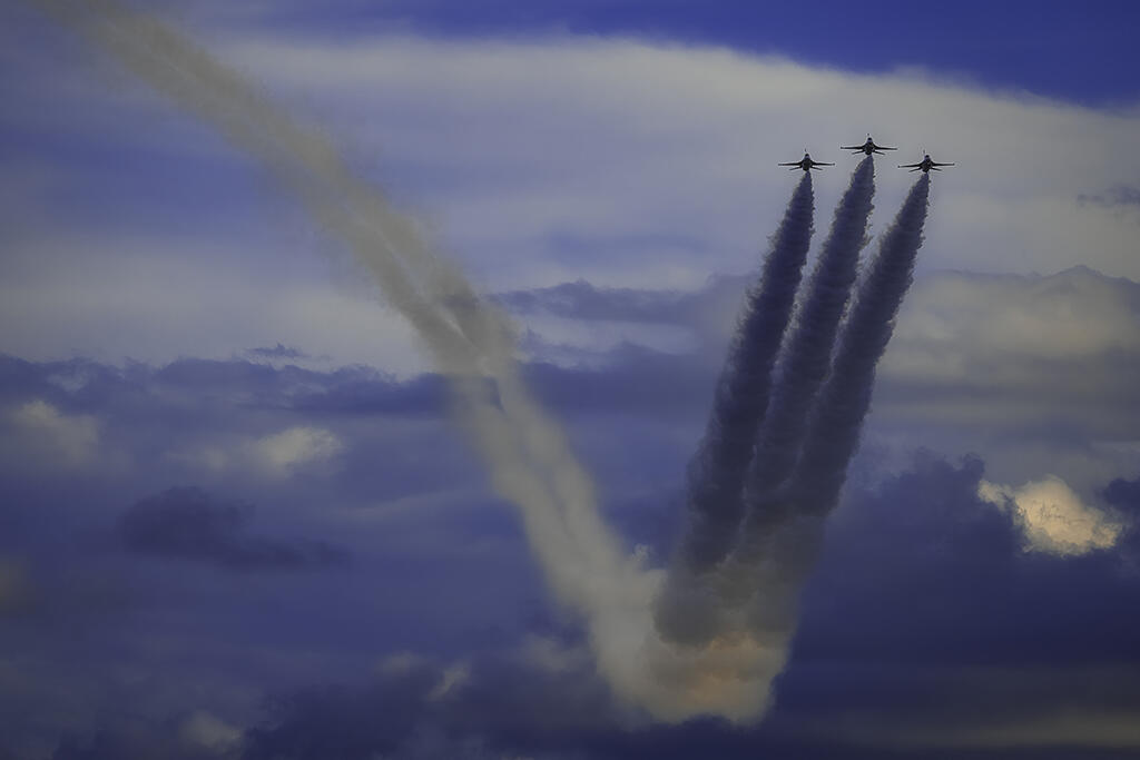 Thunderbirds F-16s
