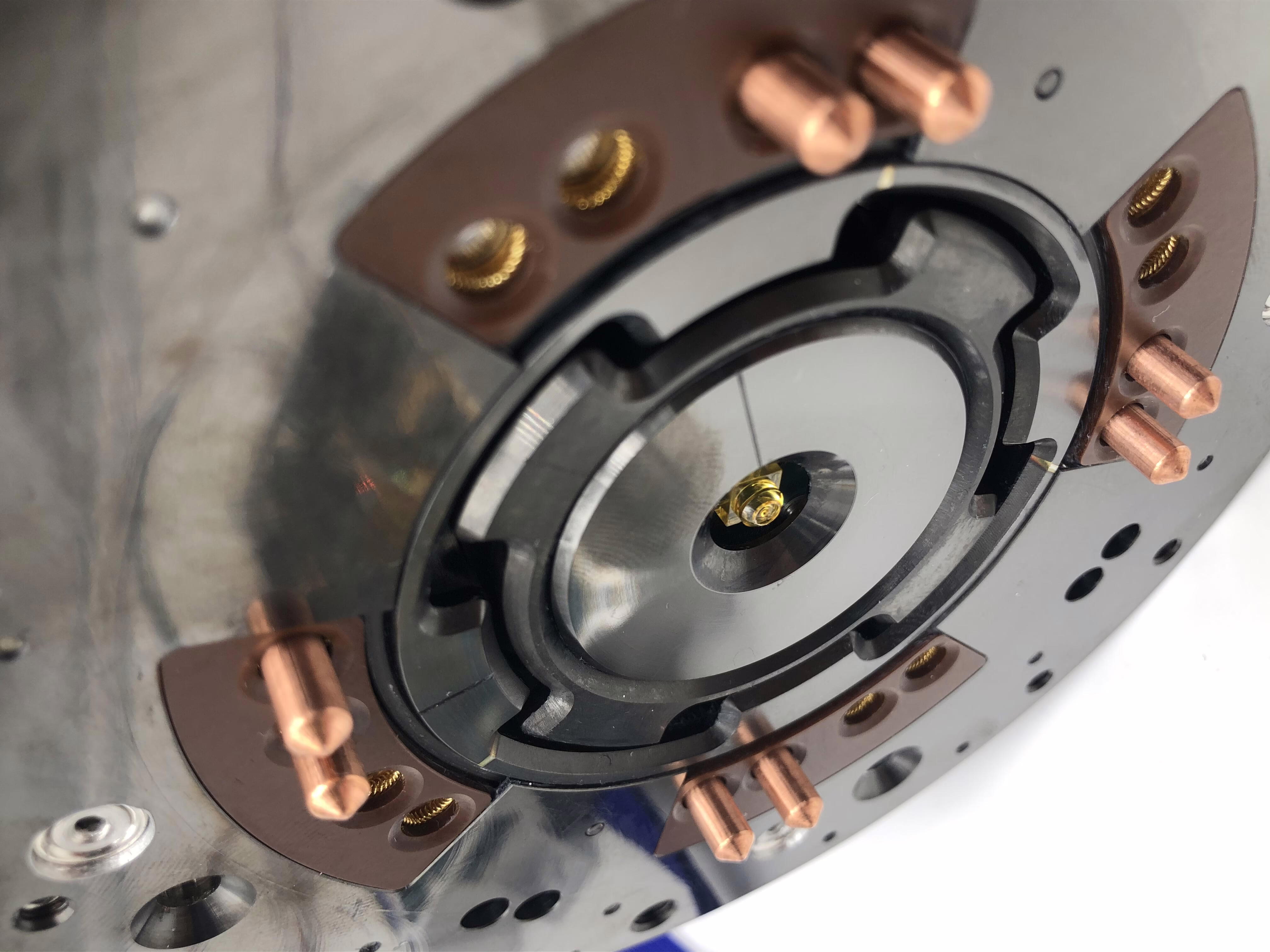 Robotic plug-and-play connecter