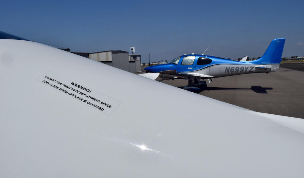 Cirrus SR20 Parachute System