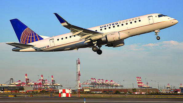 United Express aircraft