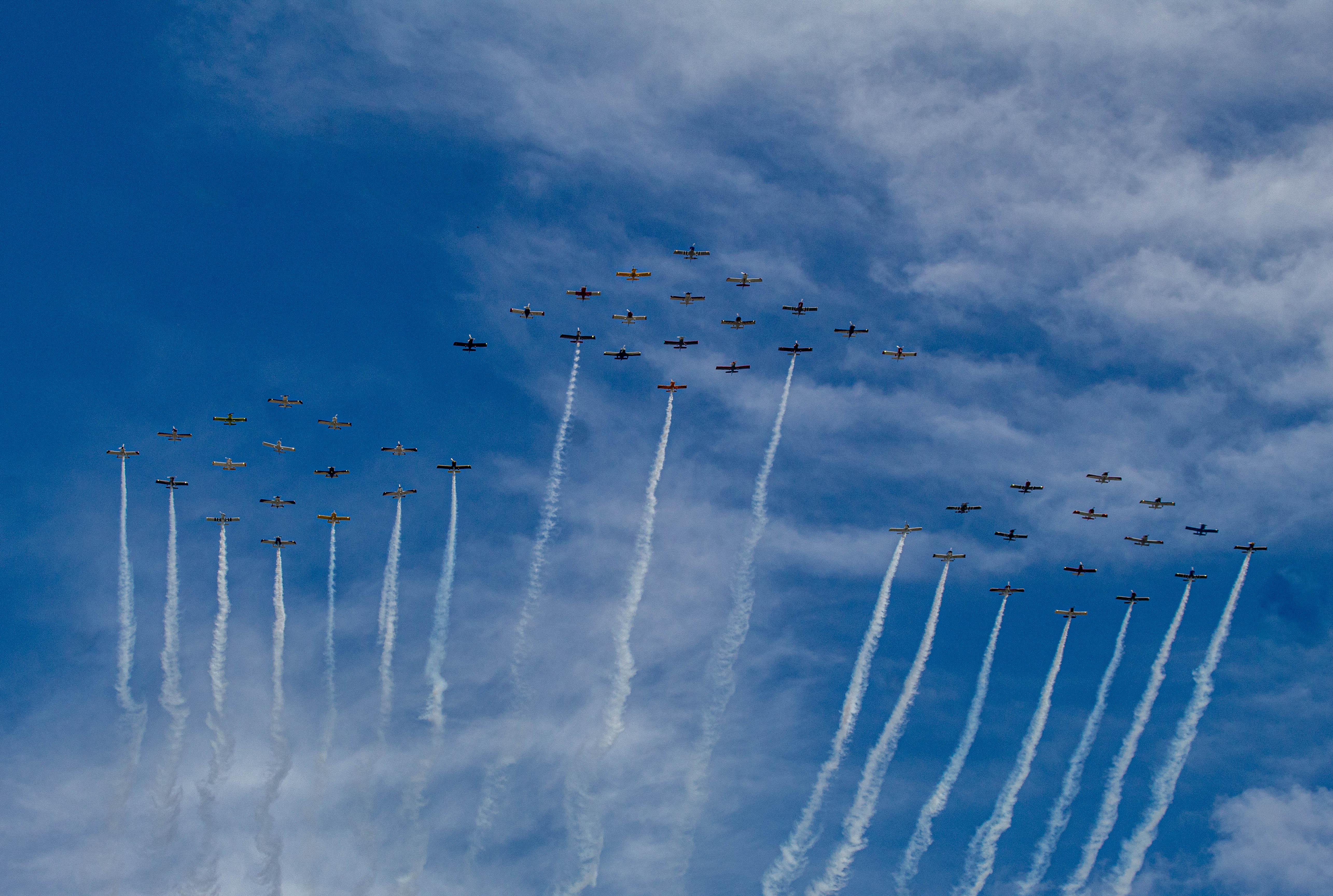 Van's formation flight