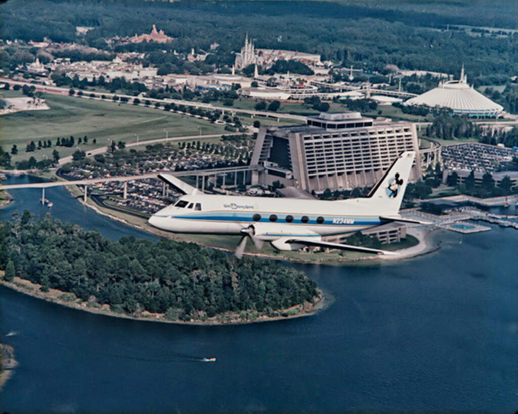 Gulfstream with a blue paint scheme