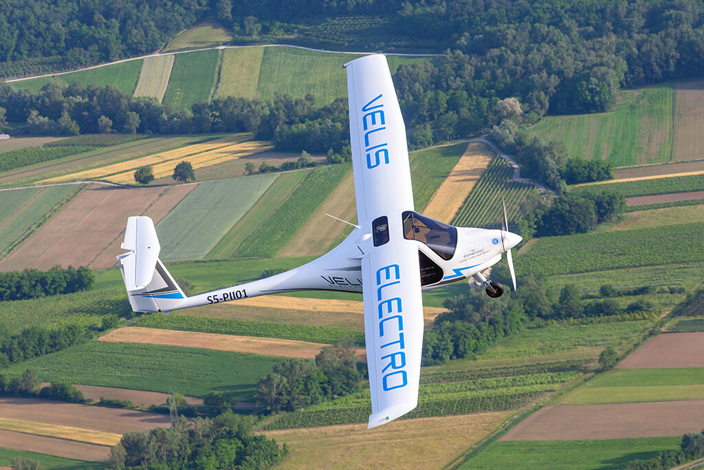 Velis Electro electric trainer