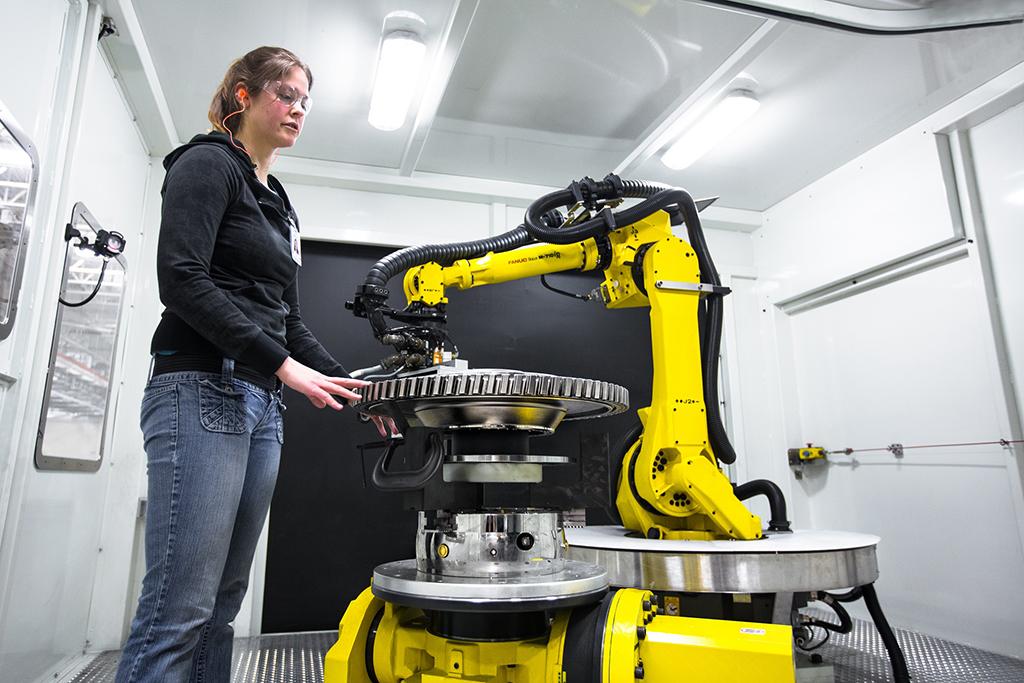 Pratt &amp; Whitney MRO robot