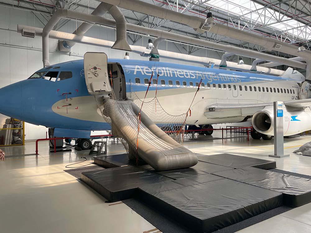 Boeing 737-200 training aircraft