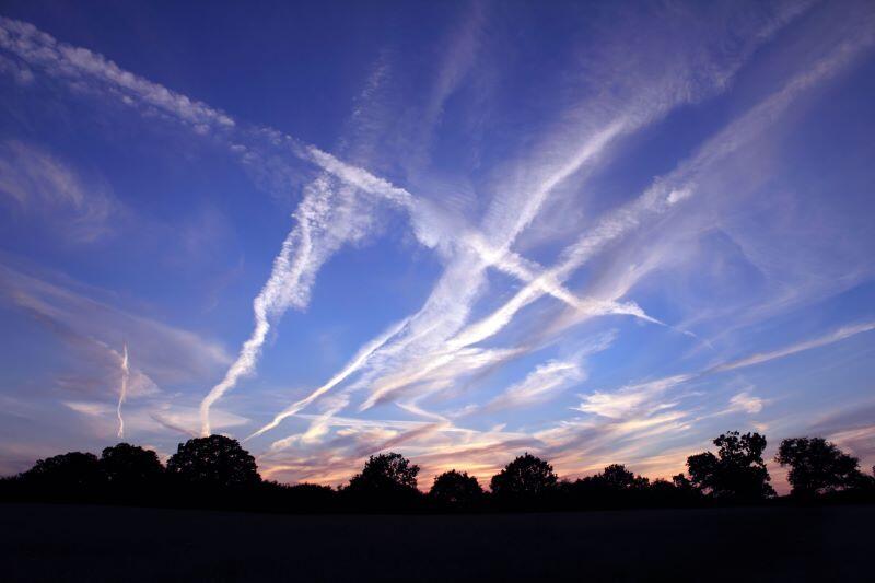 contrails UK