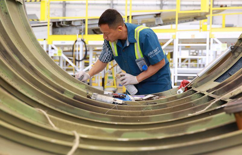 Hawaiian Airlines technician