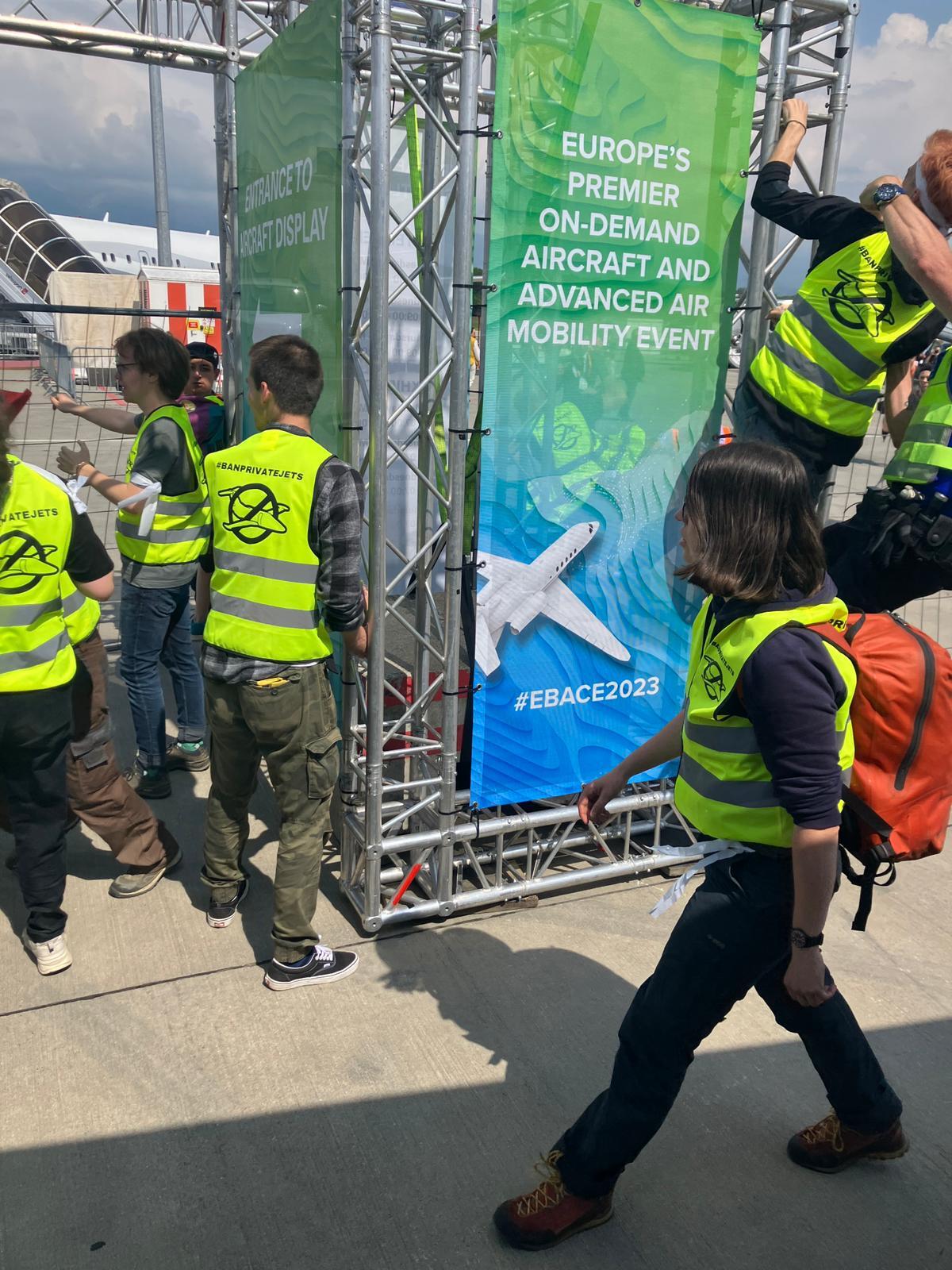 Protesters at EBACE 2023