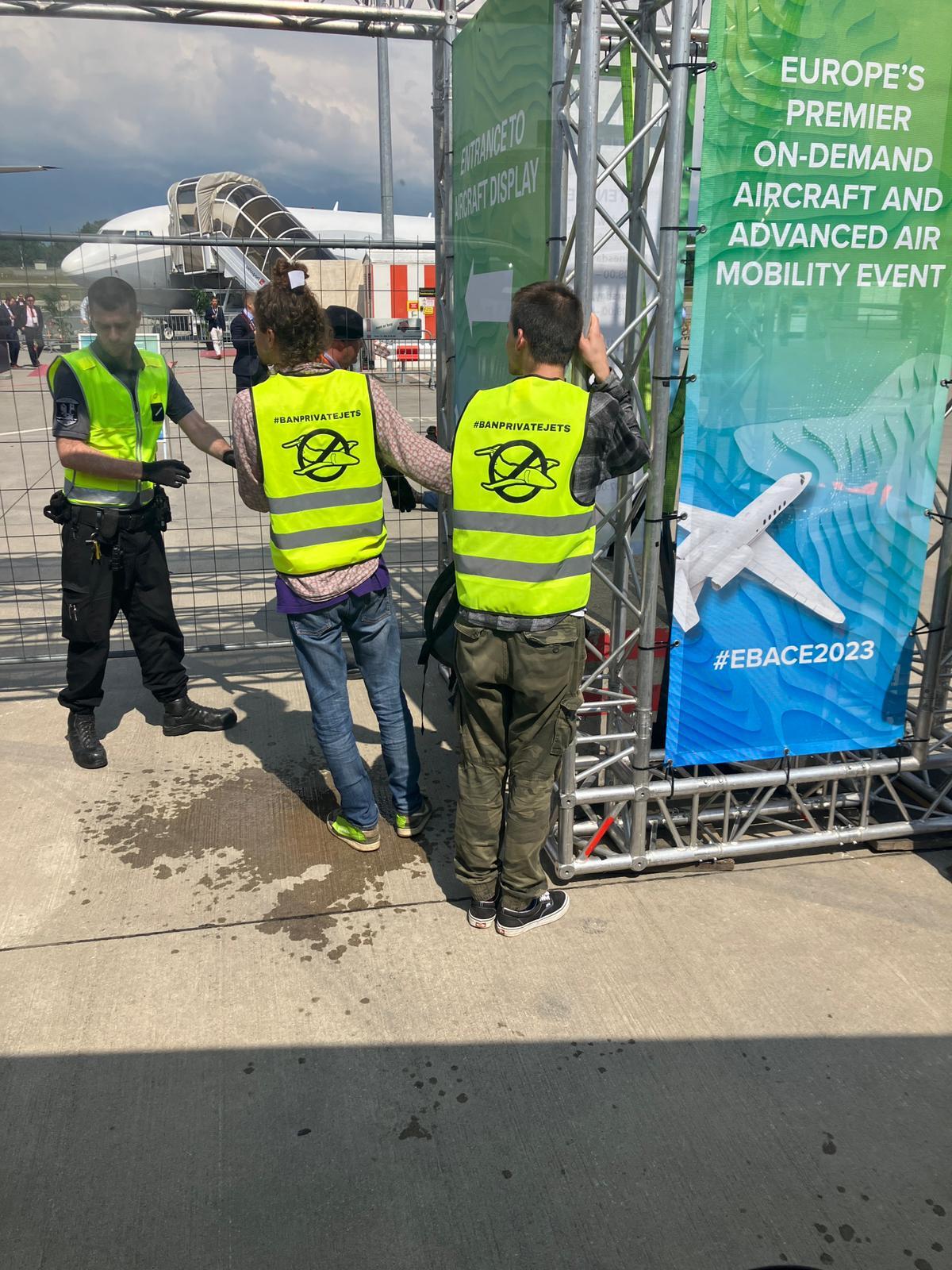 Protesters at EBACE 2023