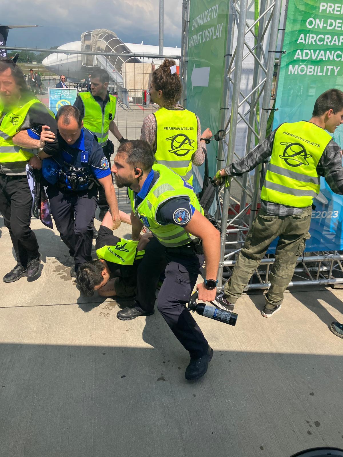 Protesters at EBACE 2023