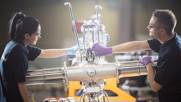 Safran technicians assembling Airbus A320 landing gear