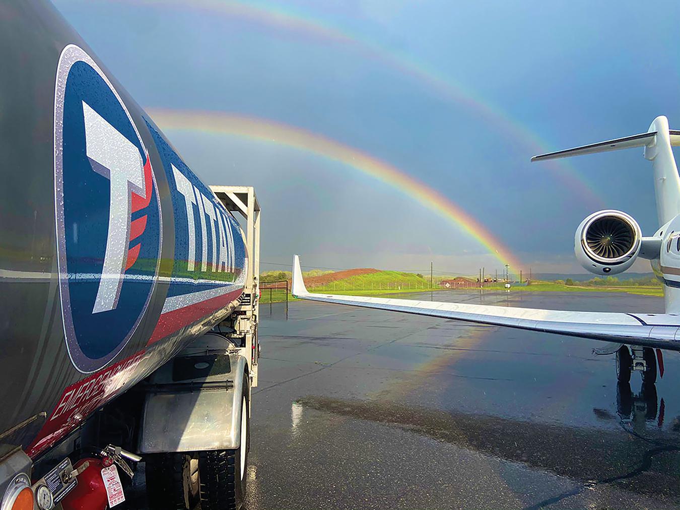 fuel distributor Titan truck