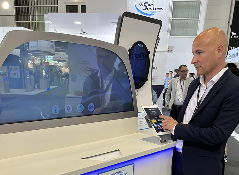 Vision Systems’ sales director, Nicolas Laurent, demonstrates the dimmable/opaque window unit