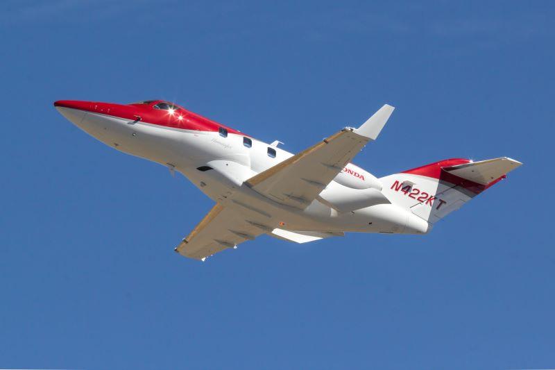 HondaJet HA-420 in flight 