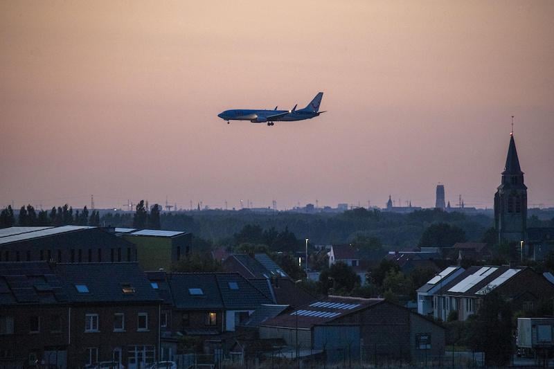 aircraft over Brussels airport homes