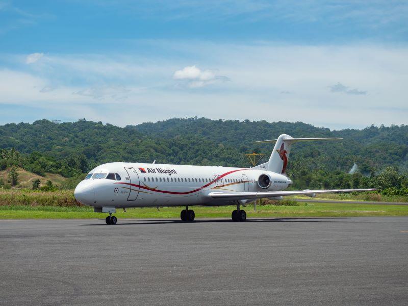 Air Niugini Fokker 100