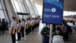 United pilots picket Dulles